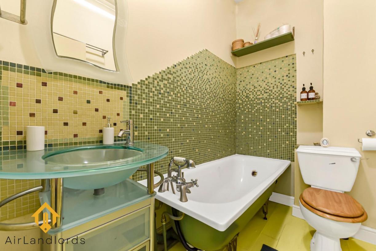 Peaceful 2-Bedroom Flat Near Queens Park Station Лондон Екстер'єр фото