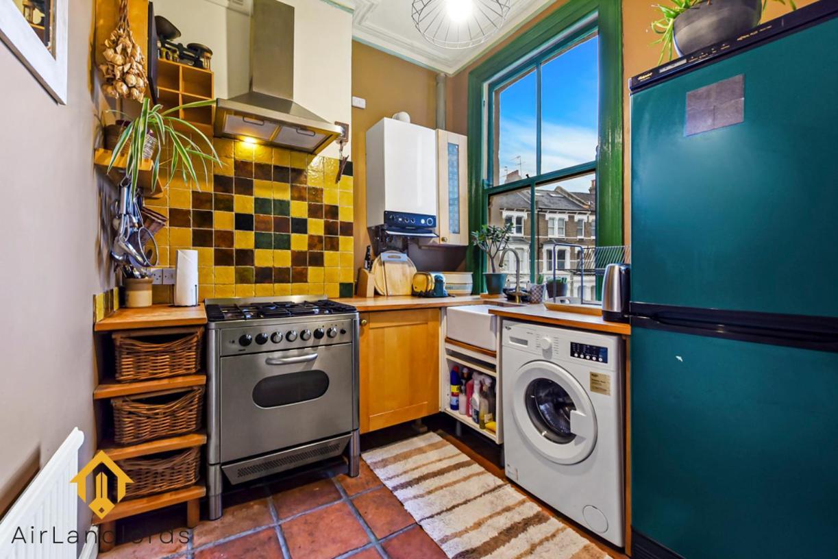 Peaceful 2-Bedroom Flat Near Queens Park Station Лондон Екстер'єр фото